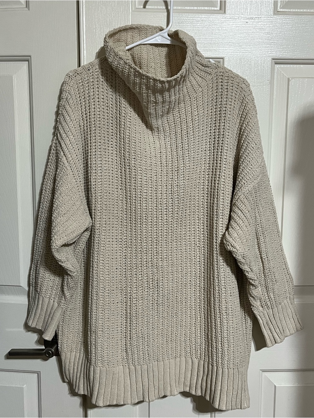 aerie Oversized Cream Ribbed Cowlneck Sweater
15-07